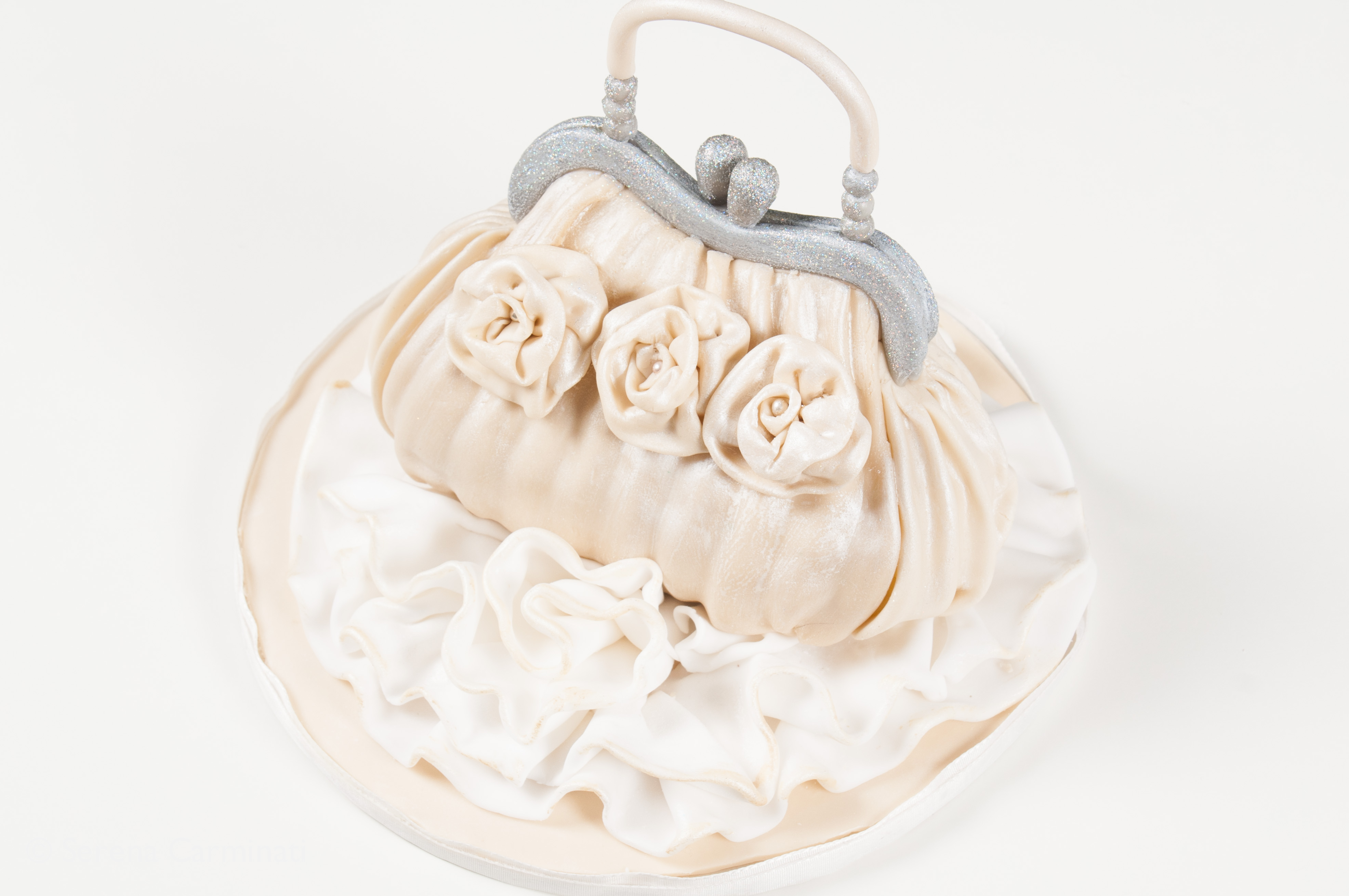 Guest post: Handbags at Dawn (Yes, it's a cake, I promise)! |  interestingthymes