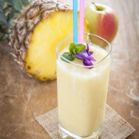 Quick And Easy: Pineapple And Oat Smoothie